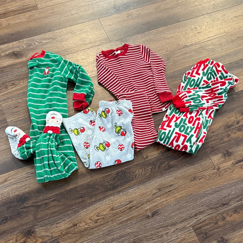 Carter's Red and Green Holiday Pajama Set lot. 5 pieces. Christmas pj’s size 4T